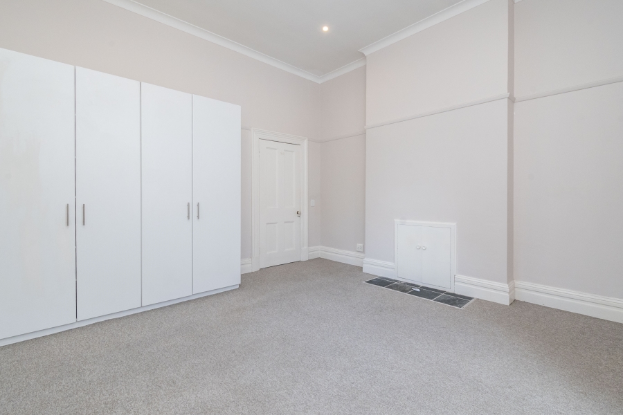 3 Bedroom Property for Sale in Sea Point Western Cape